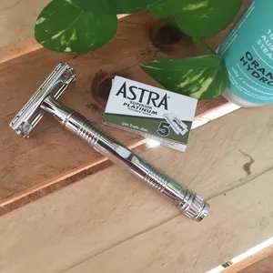 razor.JPG